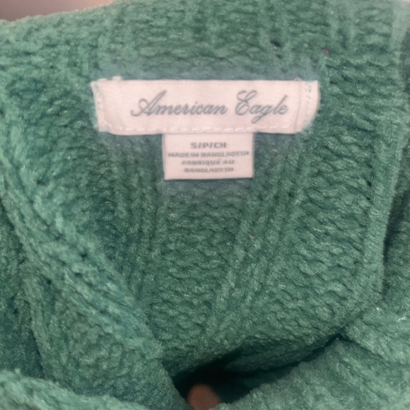 Green Women’s Sweater - Picture 3 of 3